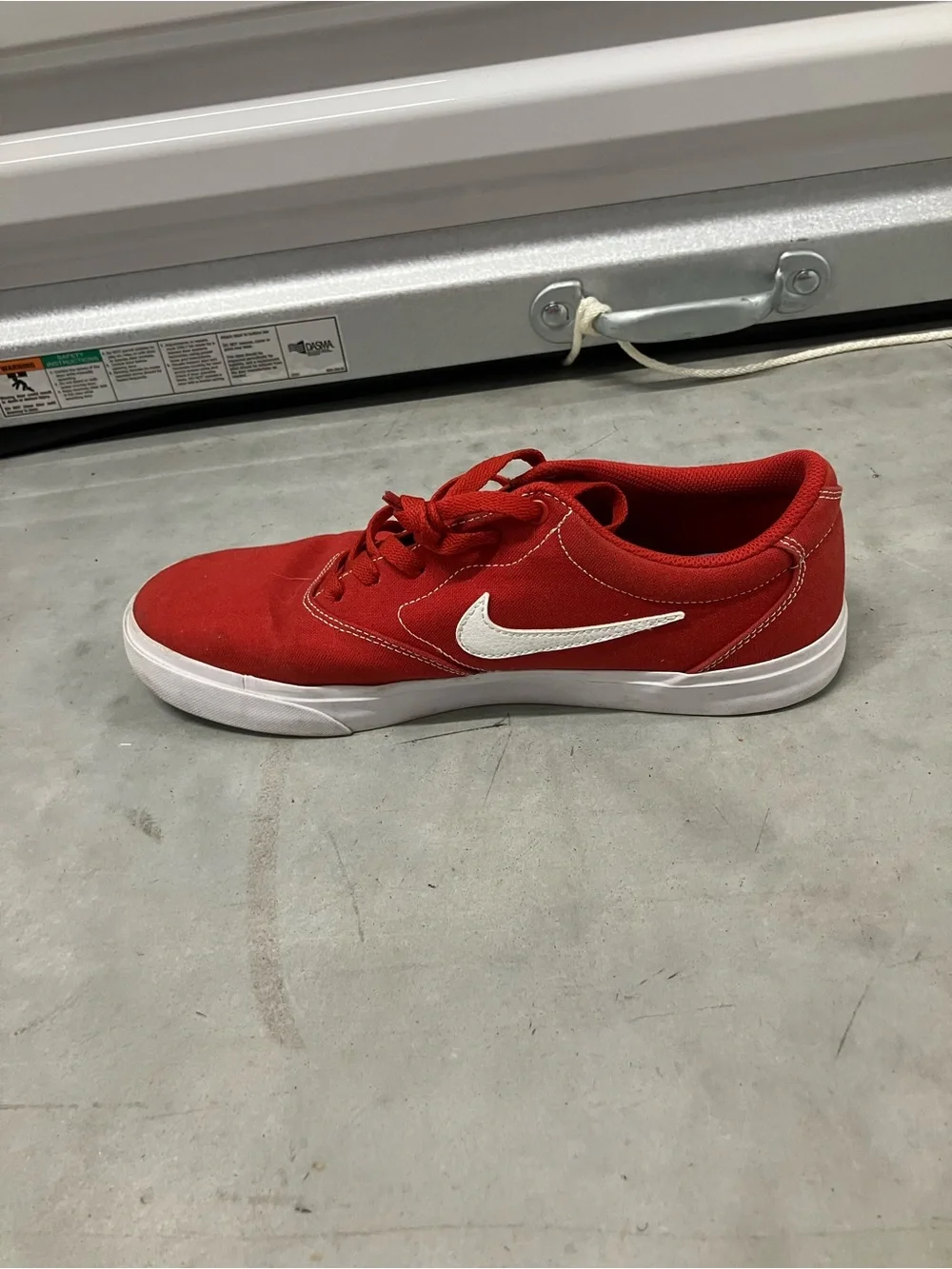 Nike SB Charge Low red Canvas Skate Sneakers Men’s Size 11